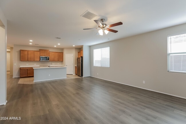 Foto del edificio - 2743 W Apollo Rd