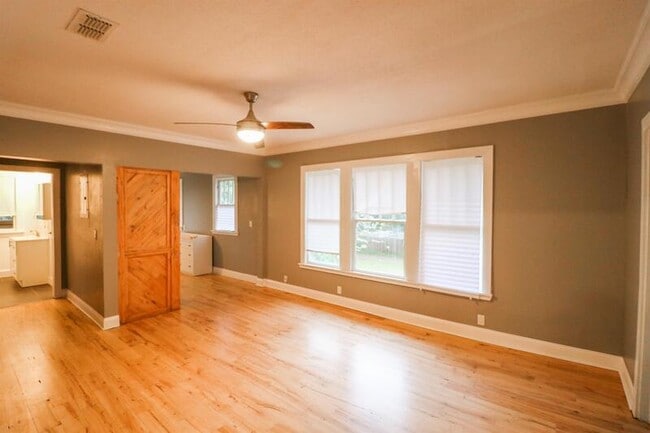 Photo - 430 E 2nd St Apartment