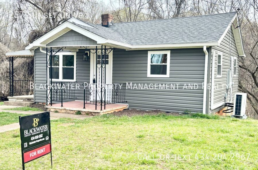 Primary Photo - MOVE IN SPECIAL: 1/2 Off First Month's Ren...