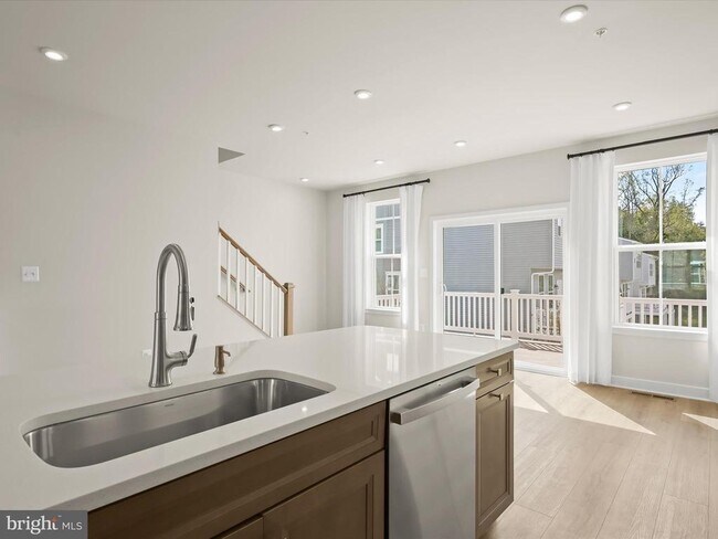 Foto del edificio - 7840 Blackbriar Wy