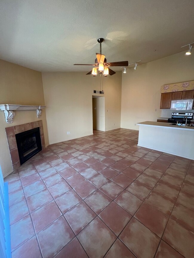 Building Photo - 1 bed condo near OU campus