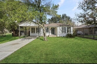 Building Photo - 8137 Wetherby Ln