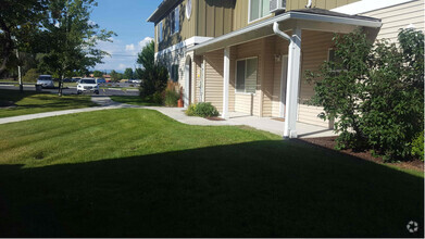 Building Photo - 45 Appleway Dr