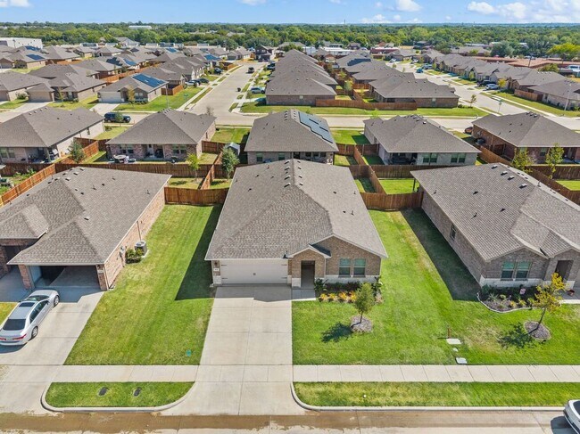 Building Photo - 336 Wildrose Cir