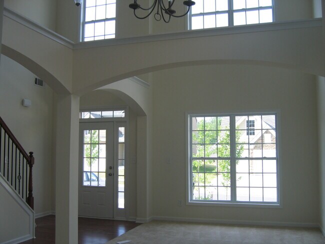 Building Photo - 2333 Jasmine Glen Dr