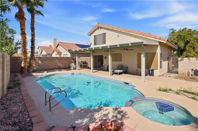 Building Photo - 7709 Kalmalii Ave