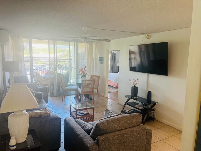 Foto del edificio - Charming 2-Bedroom, 2-Bath Condo at Royal ...