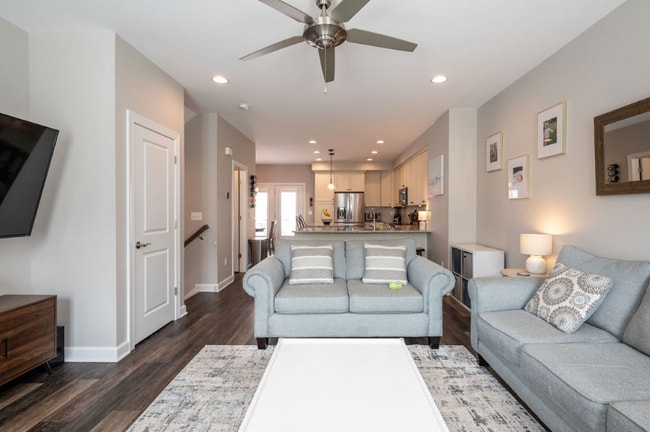 Foto del edificio - 1054 Old Trail Dr