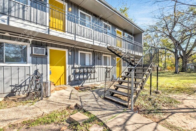 Building Photo - 903 Springdale Rd