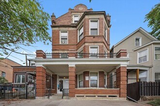 Building Photo - 1908 W 48th St