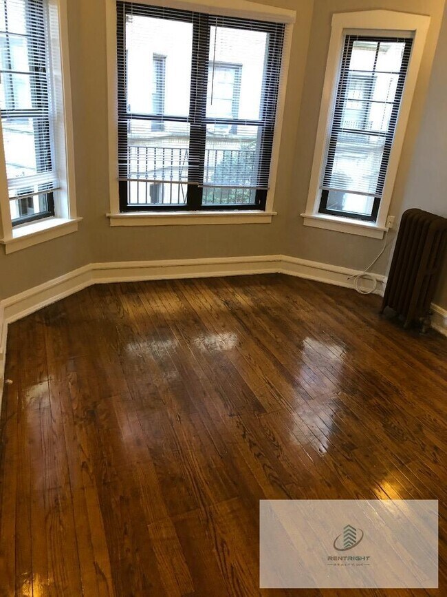 Foto del edificio - 6364 N Hermitage Ave