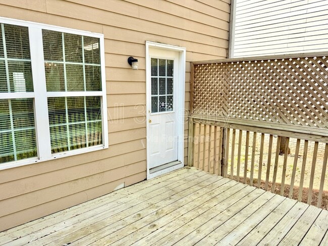 Photo - 1691 Redan W House