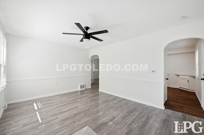 Foto del edificio - 4606 Burnham Ave