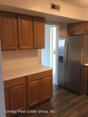 Building Photo - 2 br, 2 bath House - 717 Barlin Court