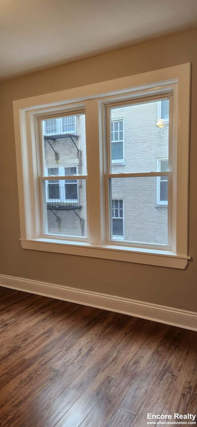 Foto del edificio - 1185 Commonwealth Ave