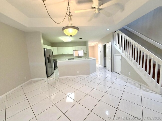 Building Photo - 9678 Royal Palm Blvd