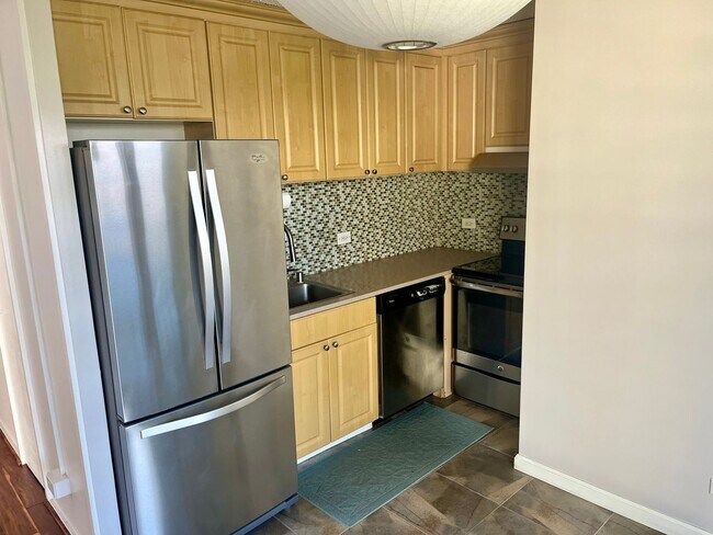 Building Photo - 2 Bedroom in Pualei Circle