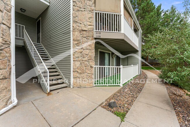 Foto del edificio - Spacious Condo with Washer/Dryer and Central AC