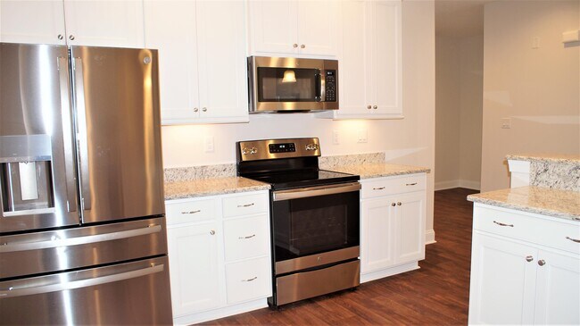 Foto del edificio - 132 Creek Front Ln
