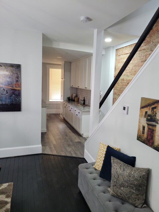 Foto principal - 927 Oakwood Ave