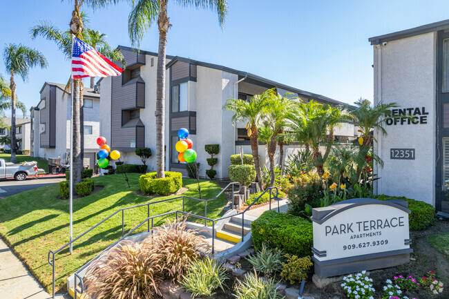 Foto del edificio - Park Terrace Apartments