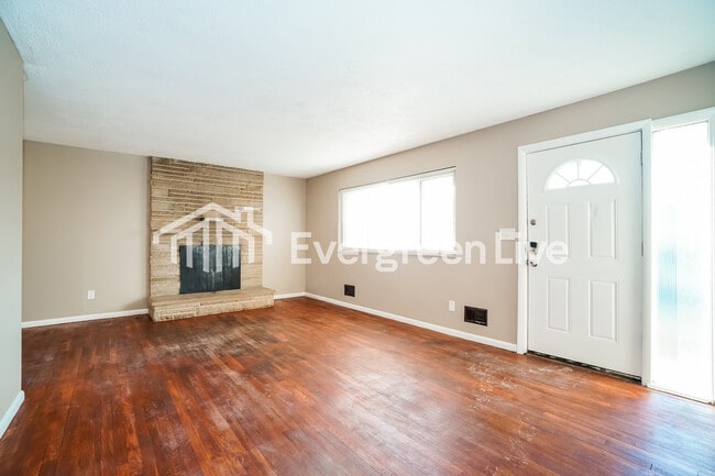 Building Photo - 3378 Roswell Dr