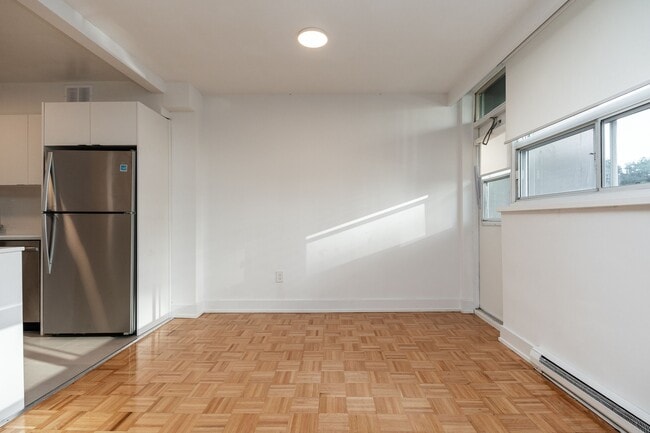 Photo du bâtiment - 265 Dixon Road