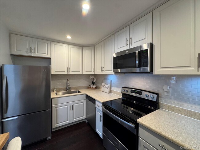 Foto del edificio - 634 Fox Run Ln