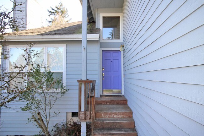 Building Photo - 9614 SW 54th Ave