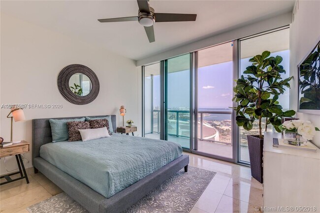 Foto del edificio - 888 Biscayne Blvd