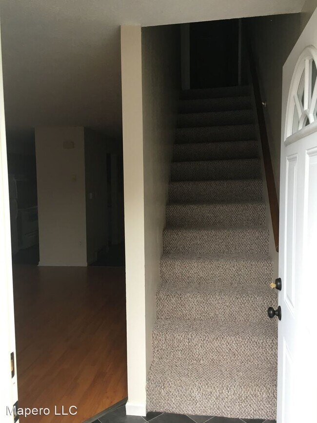 Building Photo - 2 br, 1.5 bath House - 1693 Van Voorhis Road