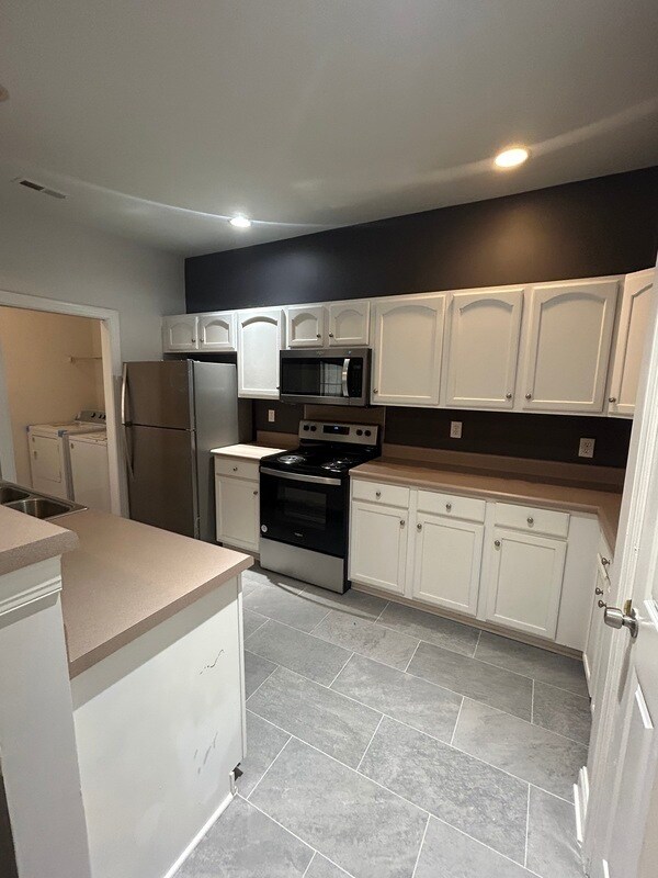 Foto del edificio - 2454 Ryerson Ct