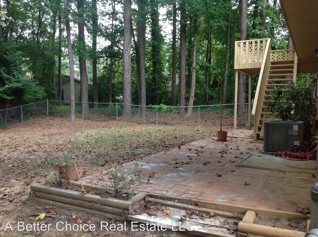 Building Photo - 10080 Piney Ridge Walk