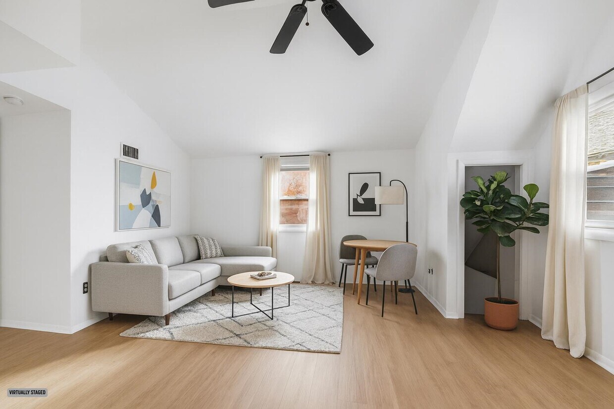 Foto principal - 689 2nd St