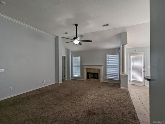 Foto del edificio - 636 Little Farm Rd