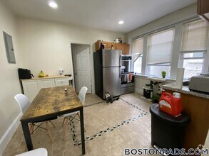 Building Photo - 244 Kelton St