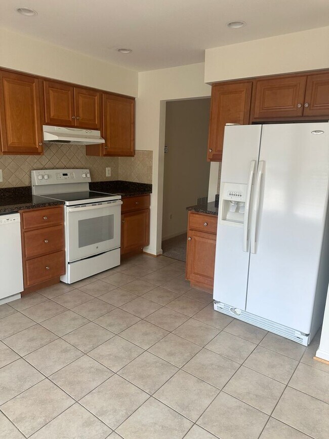 Foto del edificio - Charming 4 Bedroom 2.5 Bathroom Brick Town...
