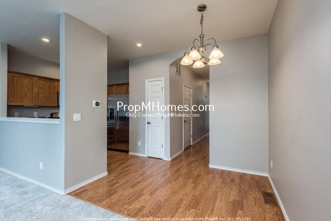 Building Photo - Cozy Three Bedroom Townhome in the Heart o...