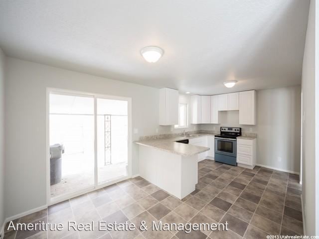 Building Photo - 4 br, 3 bath House - 151 S 670 E