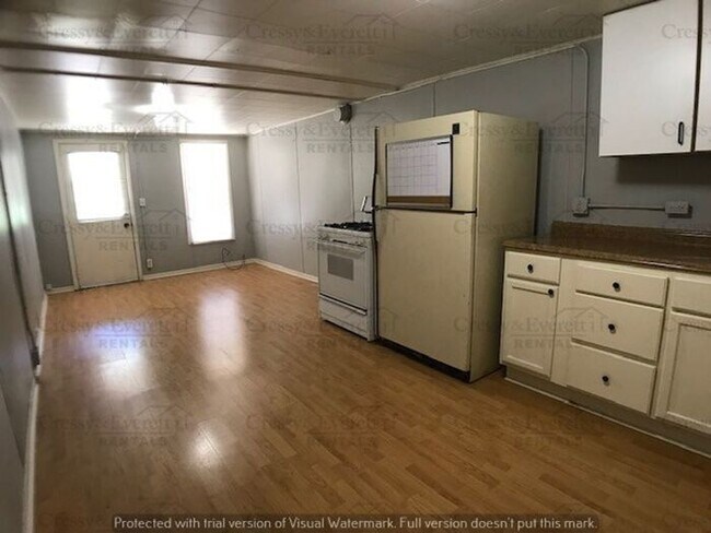 Building Photo - 1 Bedroom Apartment Off Paw Paw Lake