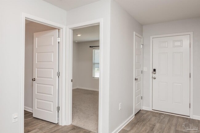 Foto del edificio - 7486 Oak Lake Blvd