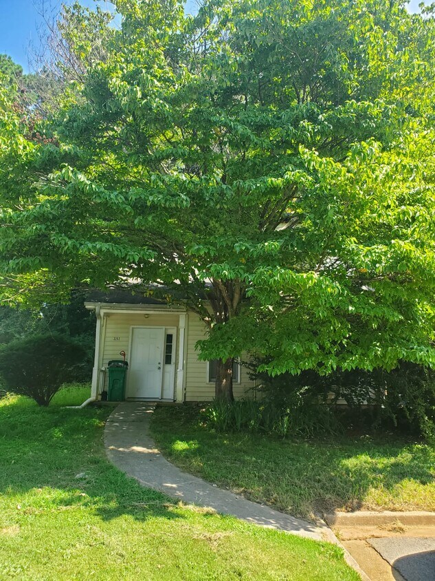 2252 Wellington Cir, Lithonia, GA 30058 Townhome Rentals in Lithonia