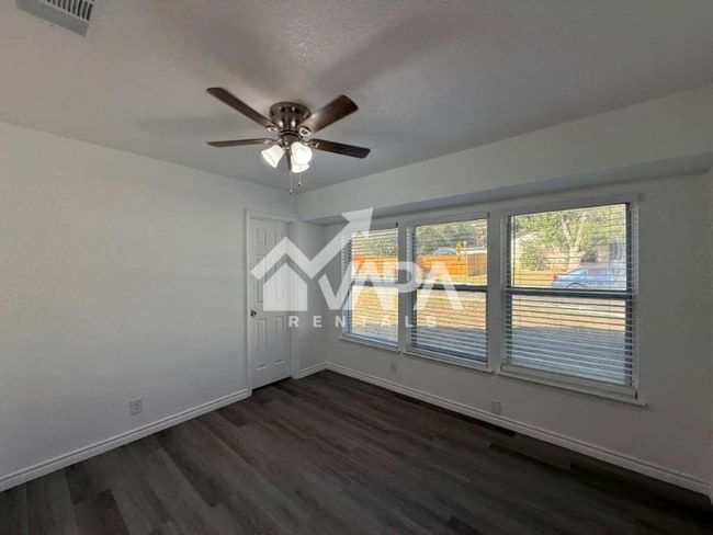 Building Photo - 9747 Fortune Ridge Dr