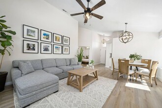 Building Photo - 46253 Mesa Verde Trail