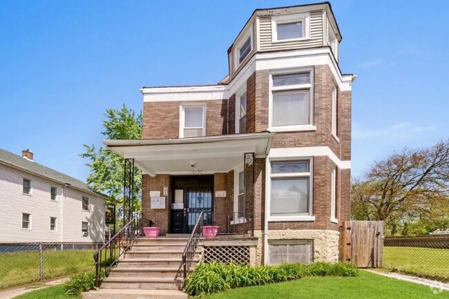 Building Photo - 3012 E 80th Pl