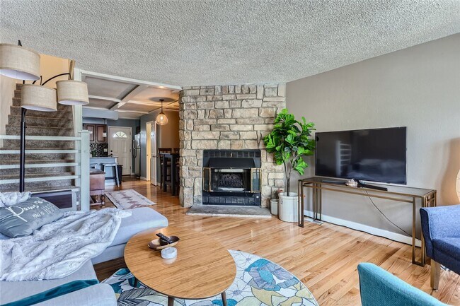 Building Photo - 2BR/1.5 Bath Townhome with Private Back Patio: Minutes from Cherry Creek & DTC!