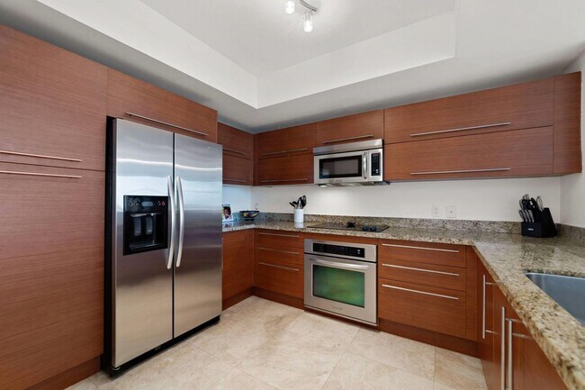 Building Photo - 2641 N Flamingo Rd
