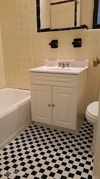 Foto del edificio - 1 br, 1 bath Apartment - 8224 Bay Parkway 4C
