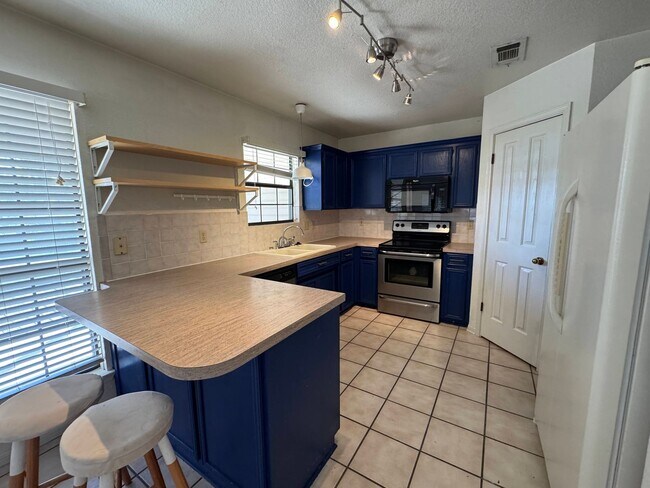 Foto del edificio - 1002 Windy Hill Rd