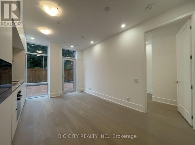 Photo du bâtiment - 800 Broadview Ave